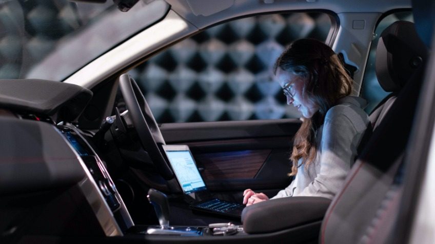 6 Reasons Why You Should Use Simulation in Autonomous Vehicle Software Development 